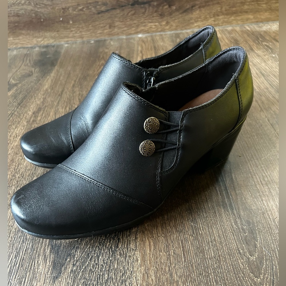 Clarks Emslie Warren Zipper Ankle Short Boots Booties Cushion fit Women’s 9